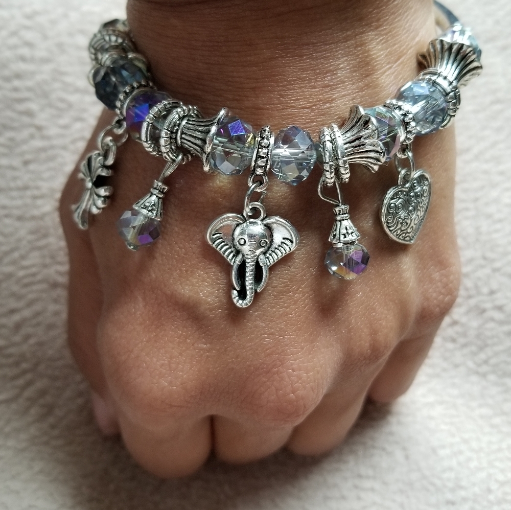 🎁3/$20 Charm bracelet